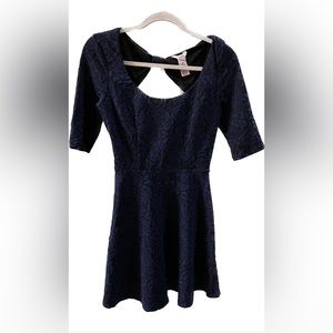 Final sale❗️ Juniors' Candie's® Double Knit Rose Skater Dress.  Size Medium.